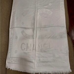 CHANEL White Logo Embossed Scarf